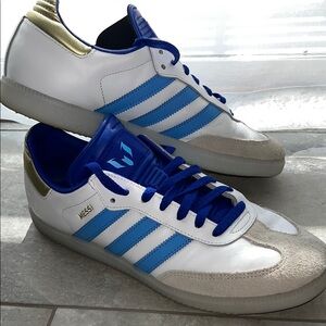Messi Adidas Men's size 10 US- very gently used